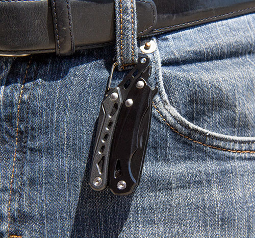 soldier holding vietnam sog knife